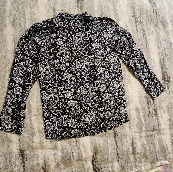 DD - Mens Long Sleeve Button-Up Shirt  Medium - Picture 2 of 4